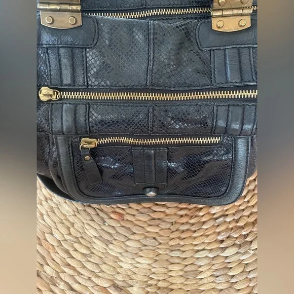 •VINTAGE • LOCKHEART Snake Embossed Shoulder Bag - Picture 6 of 13